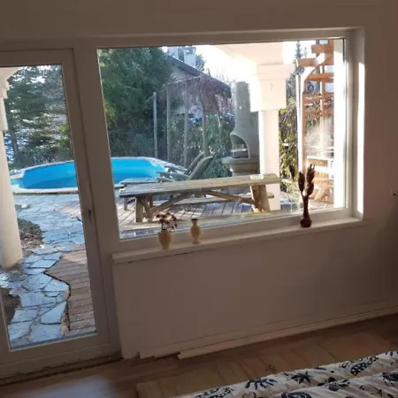 Lovely With Barbecue Terrace And Free Parking On Premises Alloggio in famiglia *